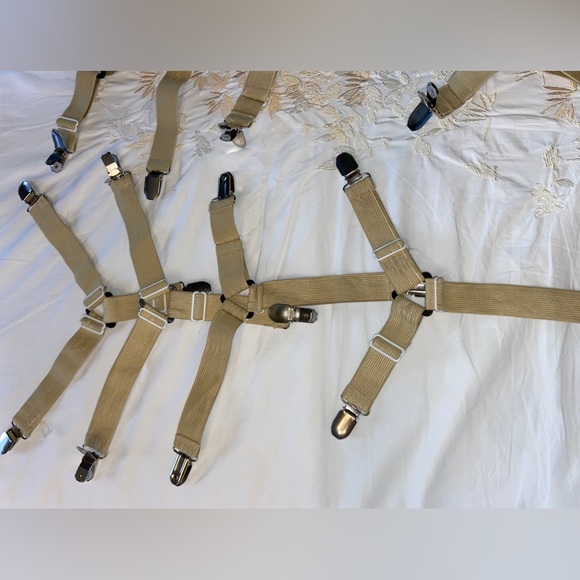 7+Gently Used Elastic Corner Tightening/Holding Straps-4 Any Size Fitted Sheets - Picture 5 of 11